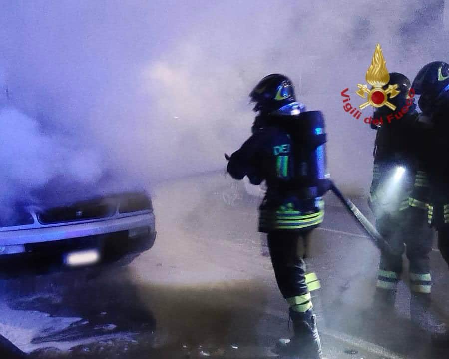 vvf_incendio_autovettura_2