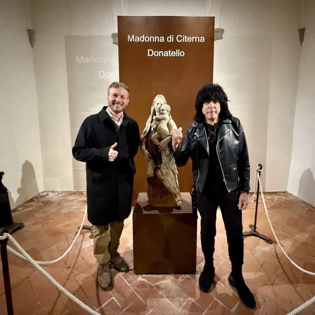 Marky Ramone in visita ai tesori rinascimentali della provincia