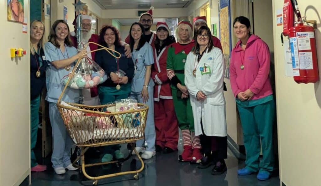 Ospedale del Valdarno: i Babbi Natale in Pediatria e in Ostetricia