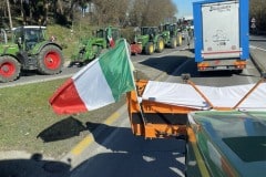 Presidio degli agricoltori nei pressi del casello di Bettolle in Valdichiana Arezzo