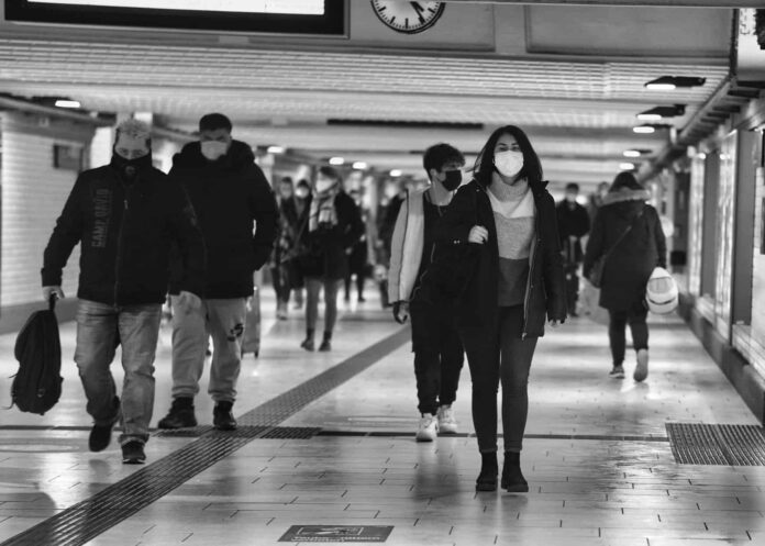 persone-novax-gente-viaggio