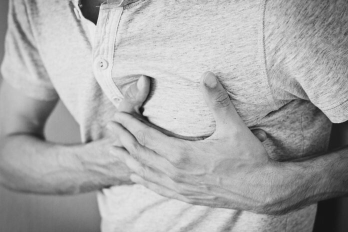 miocarditi-pericarditi-cuore-uomo