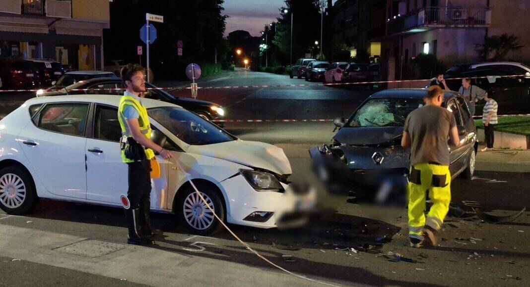 Grosso incidente via Romana Arezzo