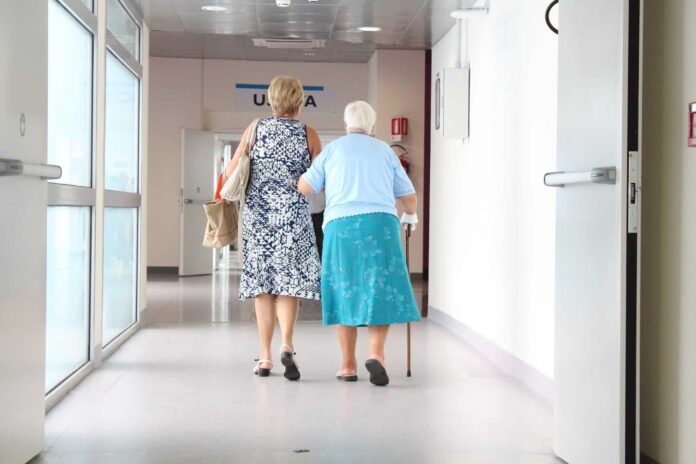 anziani-ospedale-malattia-senior