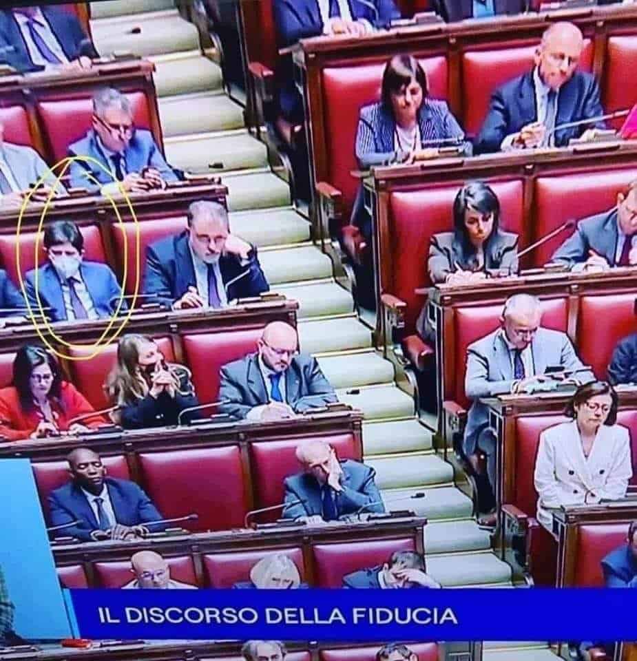 Roberto Speranza con mascherina