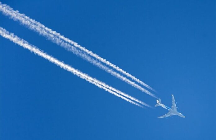 aereo-scie-immagine-di archivio