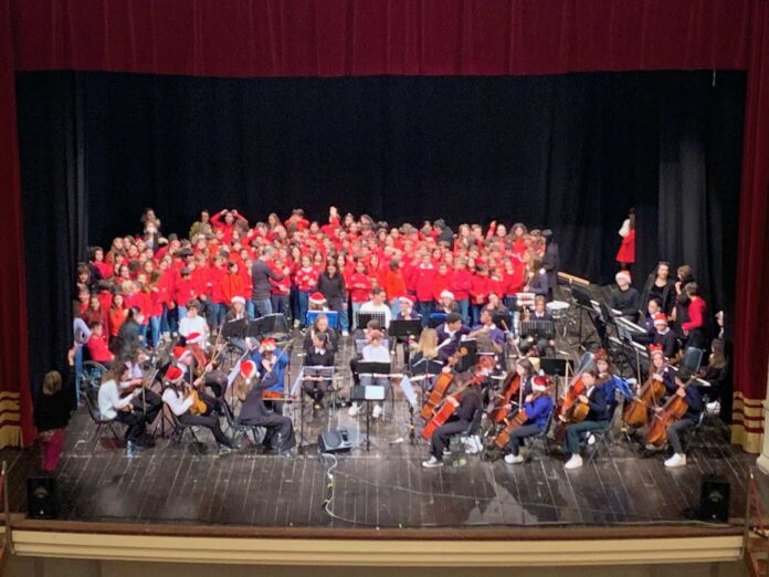 Il Meraviglioso Concerto di Natale dell'Istituto Comprensivo Cesalpino