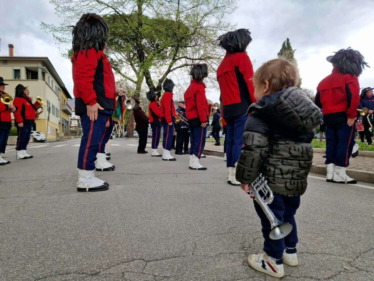 CERIMONIE CON LA FANFARA (3)