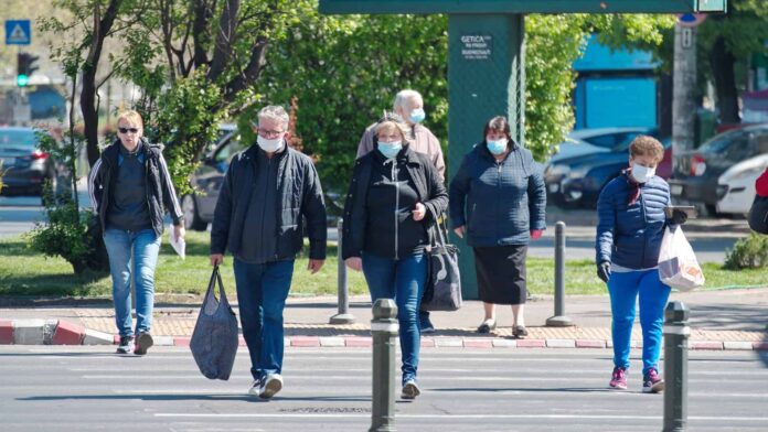 pandemia-persone-covid-mascherina
