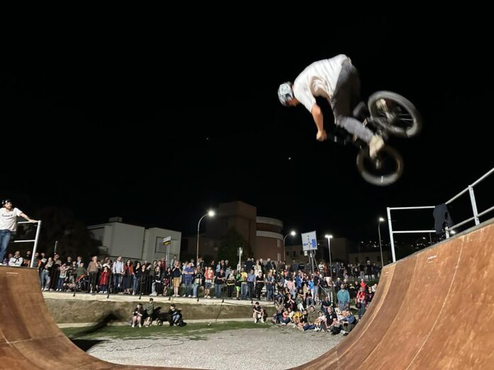 sport sotto le stelle free style bmx