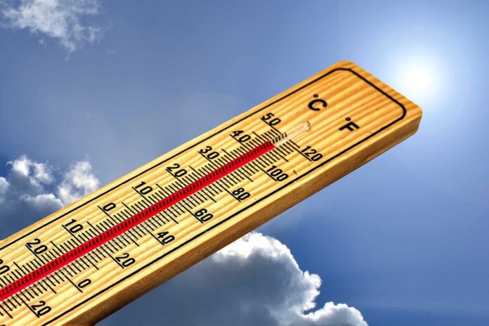 Termometro-estate-sole-cielo-caldo