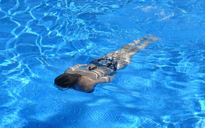 donna-piscina-nuoto-olimpiadi