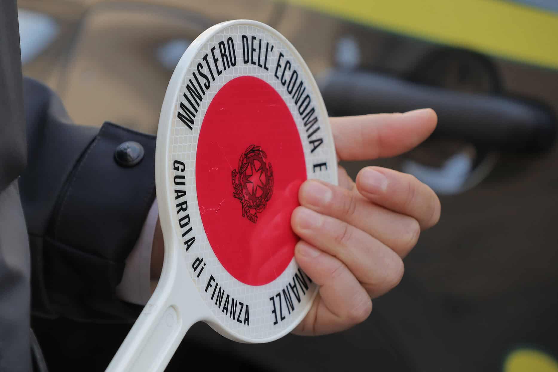 guardia di finanza - posto di blocco