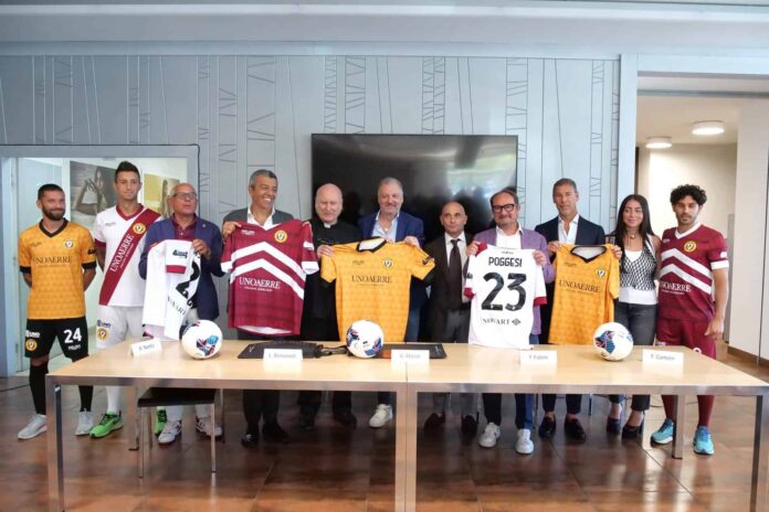 Arezzo_foto_presentazione_maglie_2023_2024_7