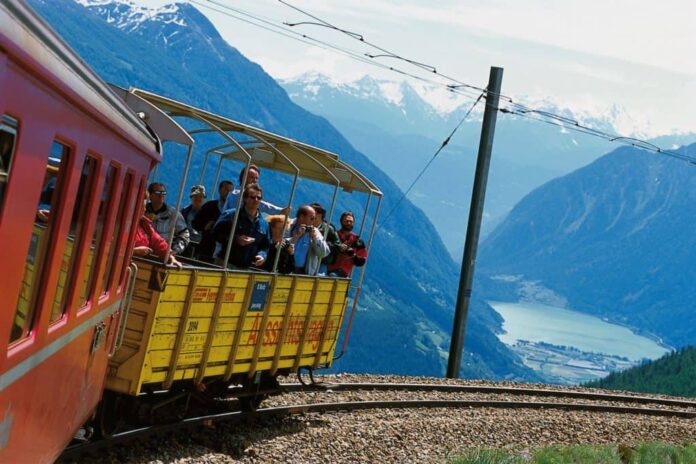 Trenino Rosso del Bernina