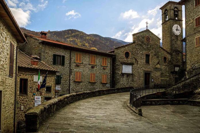 Brigata di Raggiolo - Raggiolo, piazza San Michele (1)