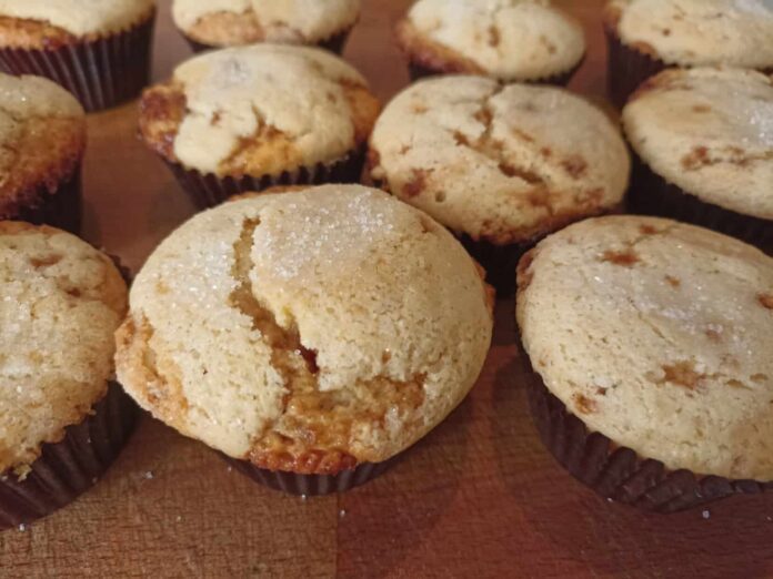 DOLCI MUFFINS DAL CUORE DI FRUTTA
