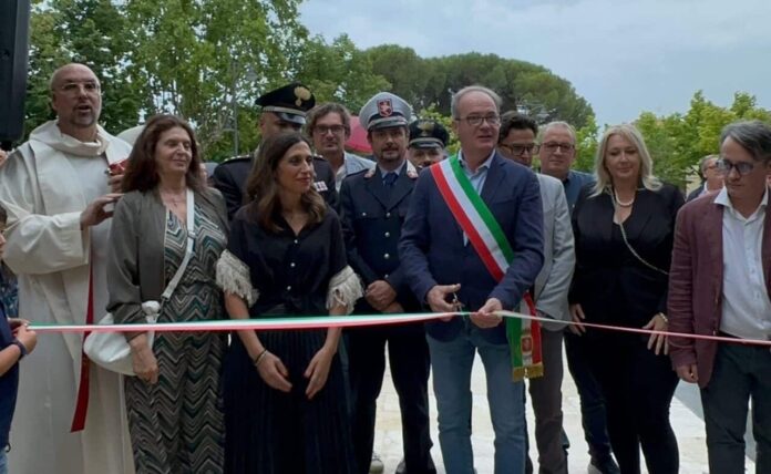 Inaugurazione piazza Sergardi 1