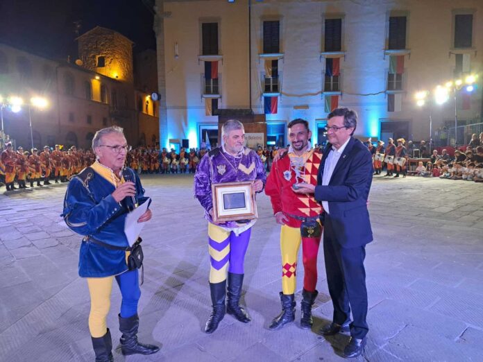 GIOCHI DI BANDIERA-sbandieratori sansepolcro