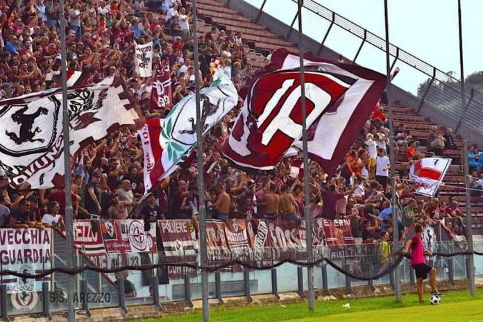 SS Arezzo stadio bandiere