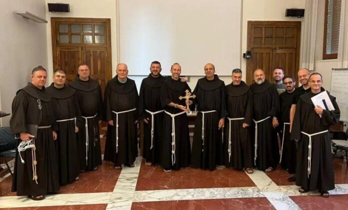 CONSEGNA CROCE LA VERNA