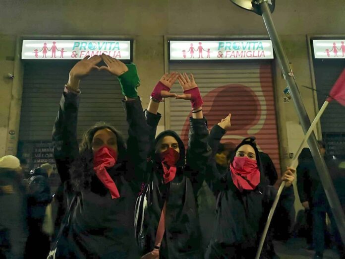 Assalto sede ProVitaFamiglia