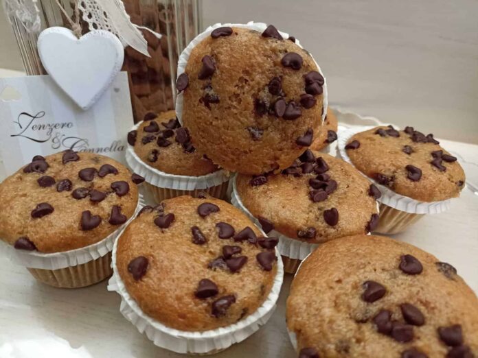 Muffins vegani banana e gocce di cioccolato
