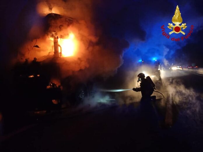 vvf-incendio-camion_1