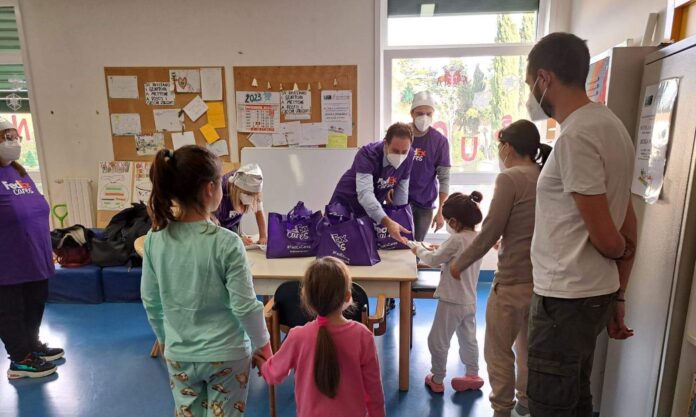 Fedex bambini San Donato regali