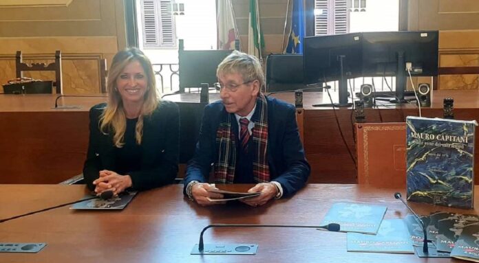foto 2 - Silvia Chiassai Martini e Mauro Capitani durante la conferenza stampa (foto Comune di Montevarchi)