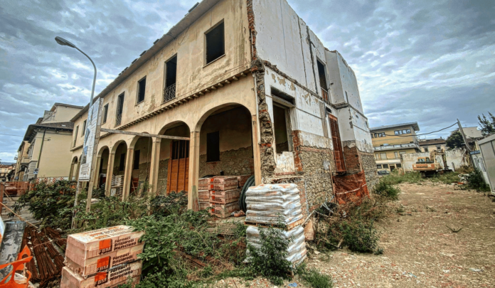 Cantiere caserma vigili Via Filzi