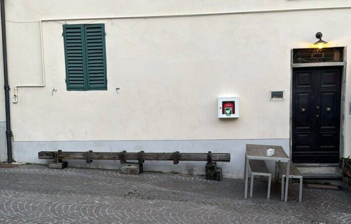 DEFIBRILLATORE