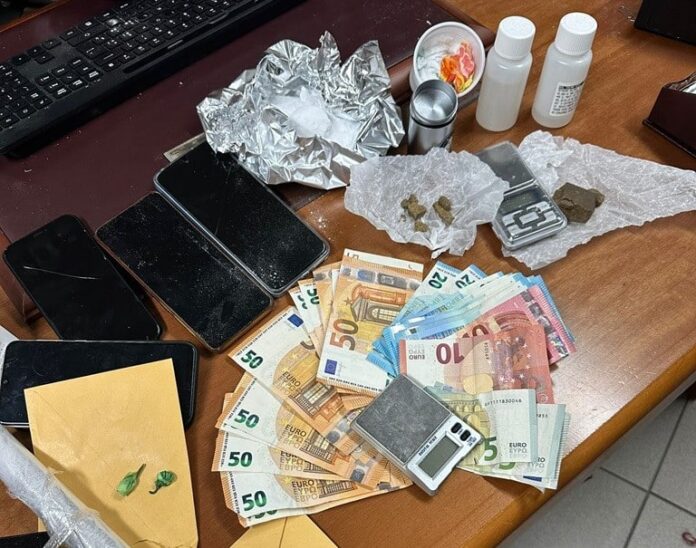 Carabinieri_Foiano_Droga e soldi Cortona