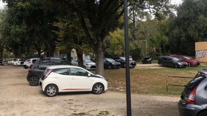 Pionta sosta auto petizione