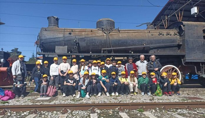 foto con treno vapore Pescaiola