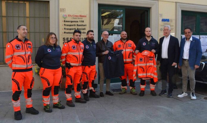 Donate nuove divise nottambuli Croce Bianca