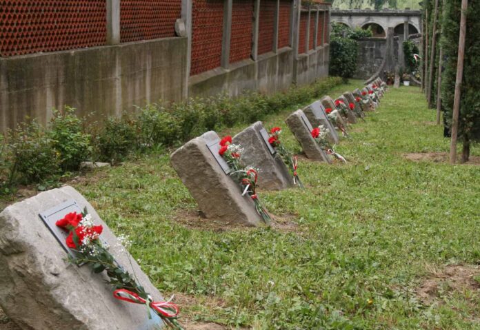 cippi 17 partigiani-viale della memoria- cimitero monumentale