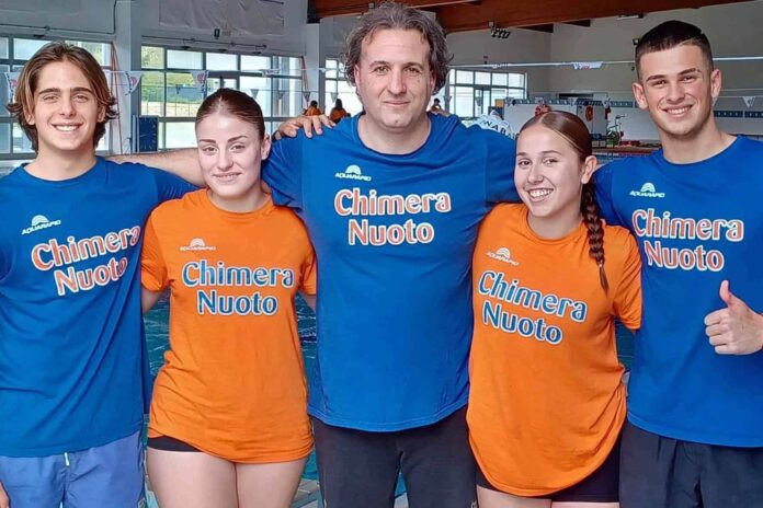 Chimera Nuoto - Marco Magara con studenti Erasmus (1)