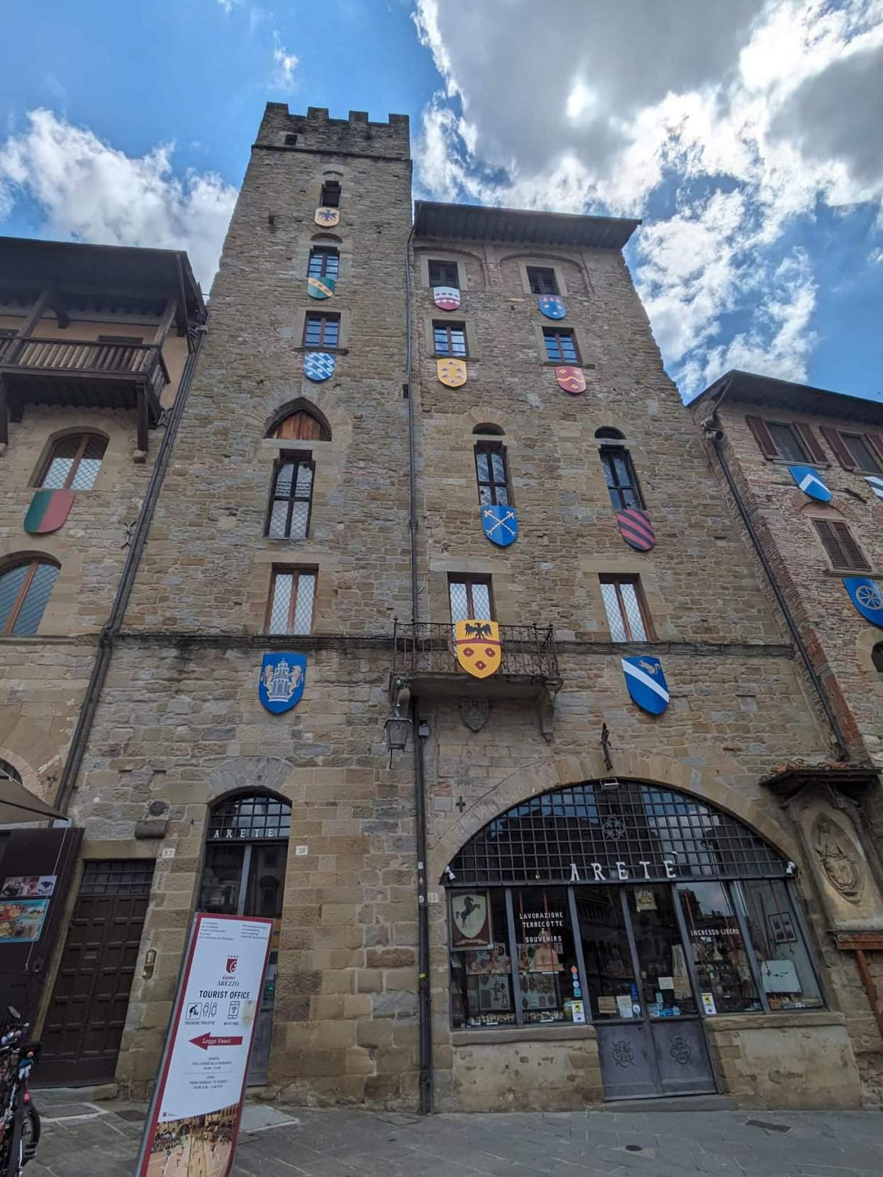 Giostra, Piazza Grande scudi Giostra, Piazza Grande scudi