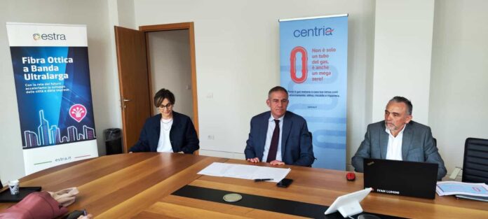 estra centria