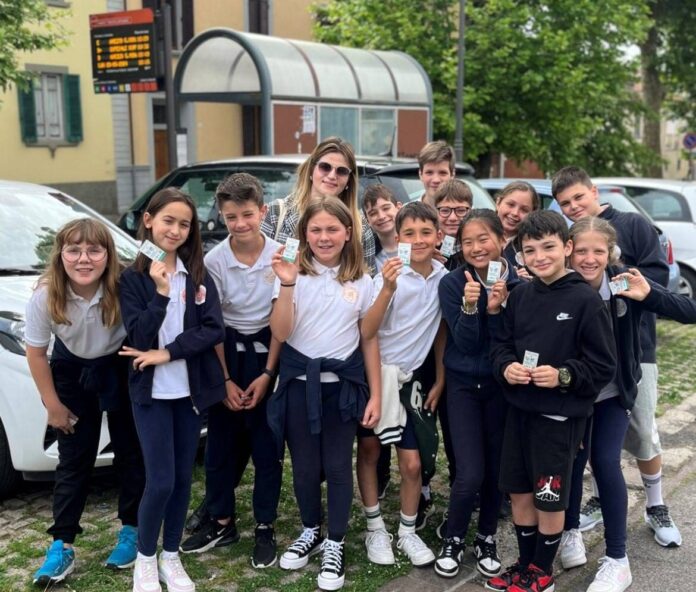 Autolinee Toscane_V della Scuola primaria Consolatrice e la VA della Scuola primaria “Leonardo Bruni” di Arezzo.