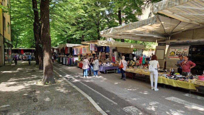 Mercato in viale Diaz_Sansepolcro