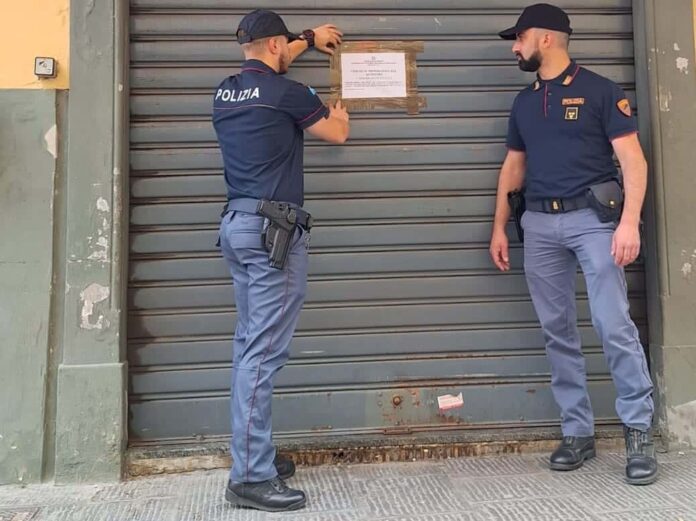 Polizia-chiusura-locale-montevarchi
