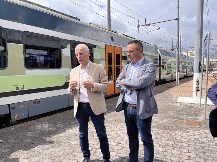 Trasporti-treni-arezzo- lfi_04