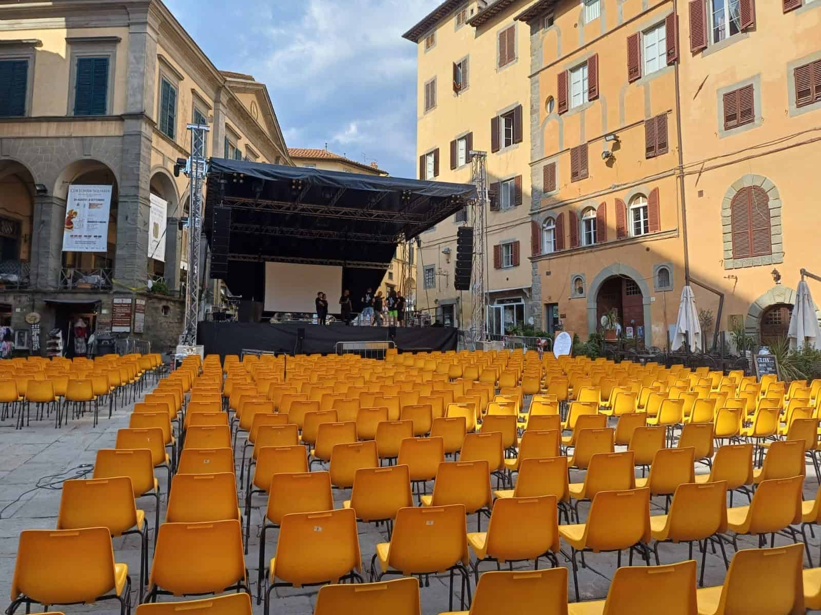 piazza signorelli spettacoli cortonantiquaria