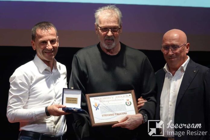 Harmony Award. Premiazione Stefano Tacconi Harmony Award. Premiazione Stefano Tacconi