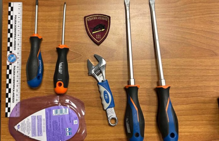 Polizia attrezzi da furto