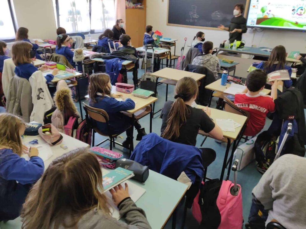 Sei Toscana torna fra i banchi di scuola Sei Toscana torna fra i banchi di scuola