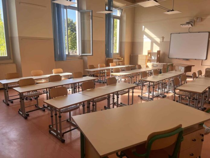 scuola-terranuova-banchi_1
