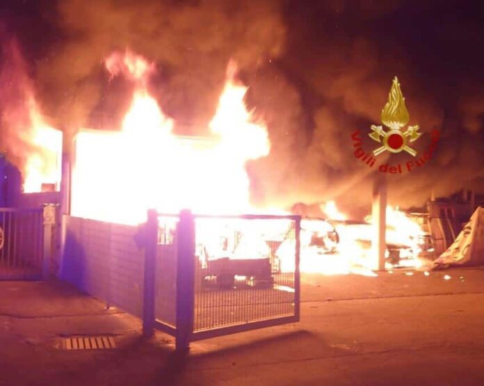 vvf-incendio-montevarchi_1